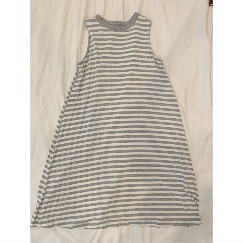 Gray and White Sleeveless Dress